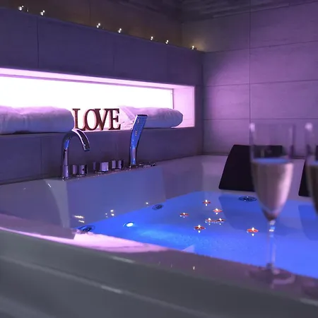 Nido Di Suite, Jacuzzi King Size, Metro C
