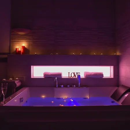 Nido Di Suite, Jacuzzi King Size, Metro C Διαμέρισμα *