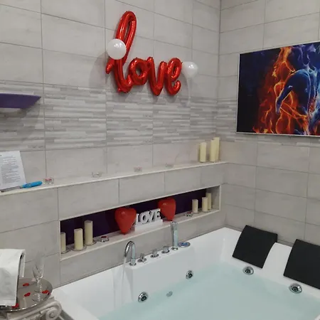 Nido Di Suite, Jacuzzi King Size, Metro C *